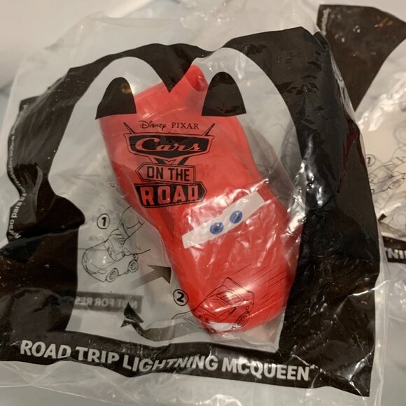 McDonalds Cars on the Road Lot One Tow Mater Three Lightening McQueen - Picture 2 of 4